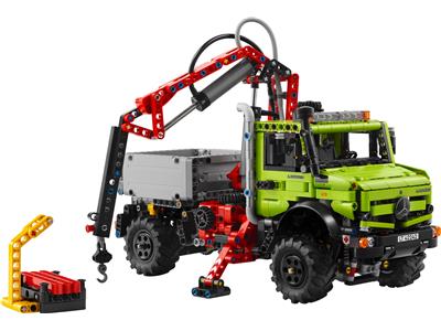Image of the LEGO Mercedes-Benz Unimog U 5023 with Crane